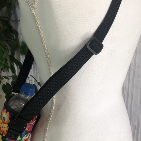 Colorful Kitties 7.5" travel water bottle holder w/crossbody strap & belt loop - Picture 4 of 12